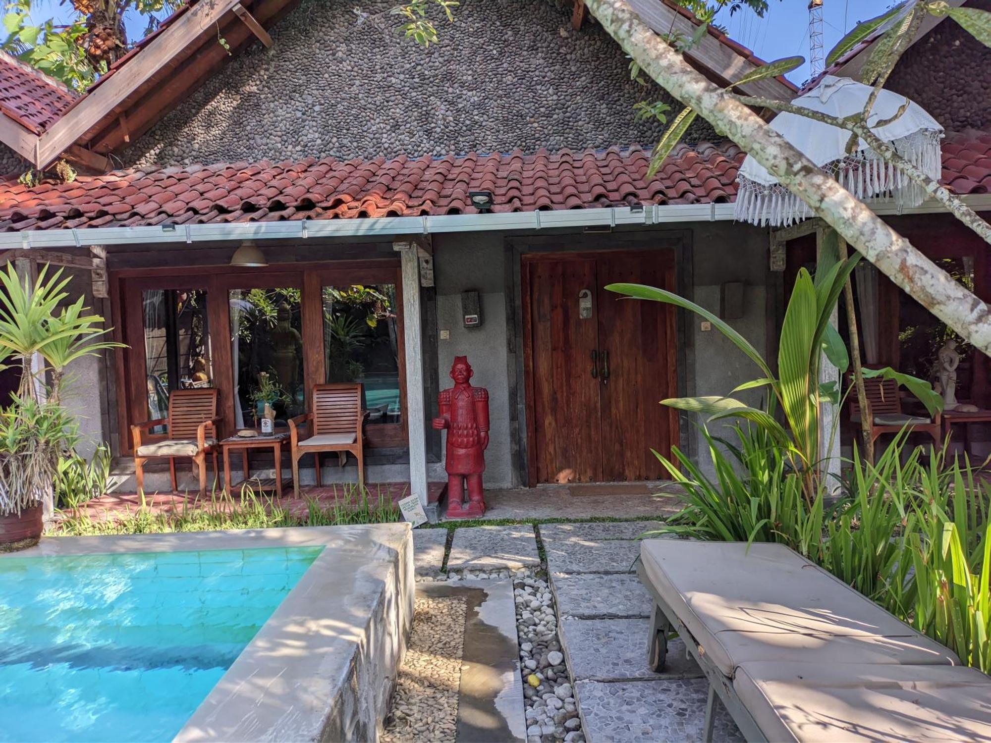 Astuti Gallery Homestay Yogyakarta Exterior photo