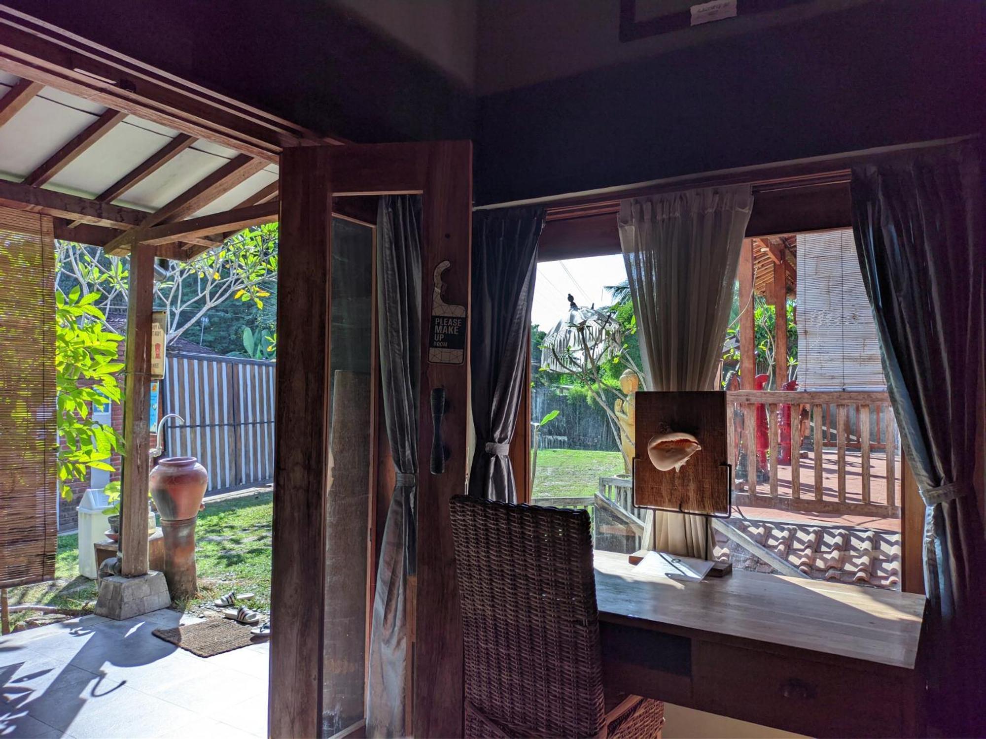 Astuti Gallery Homestay Yogyakarta Exterior photo