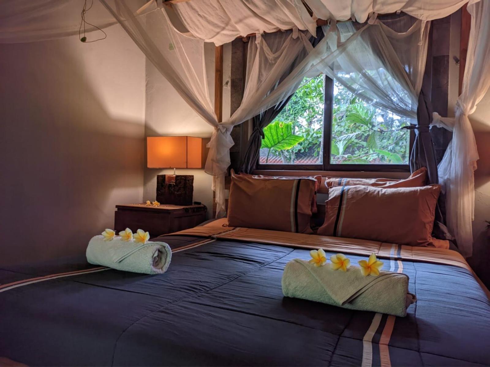 Astuti Gallery Homestay Yogyakarta Exterior photo