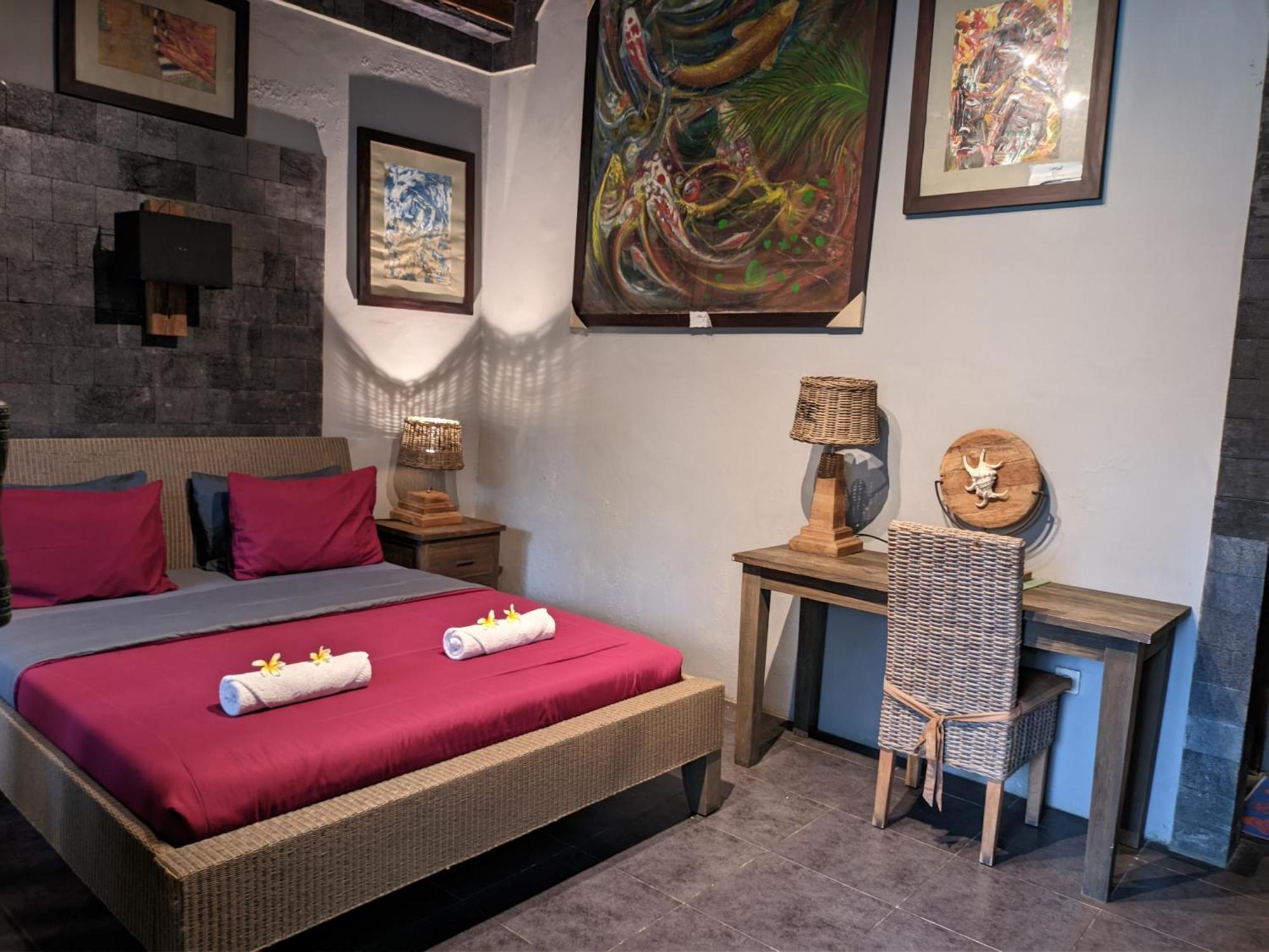 Astuti Gallery Homestay Yogyakarta Exterior photo