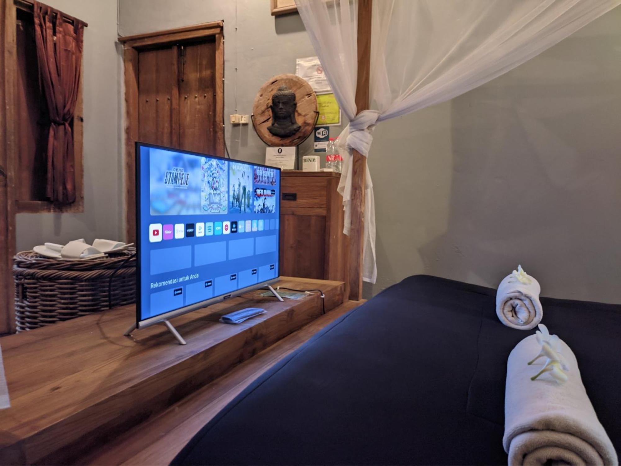 Astuti Gallery Homestay Yogyakarta Exterior photo